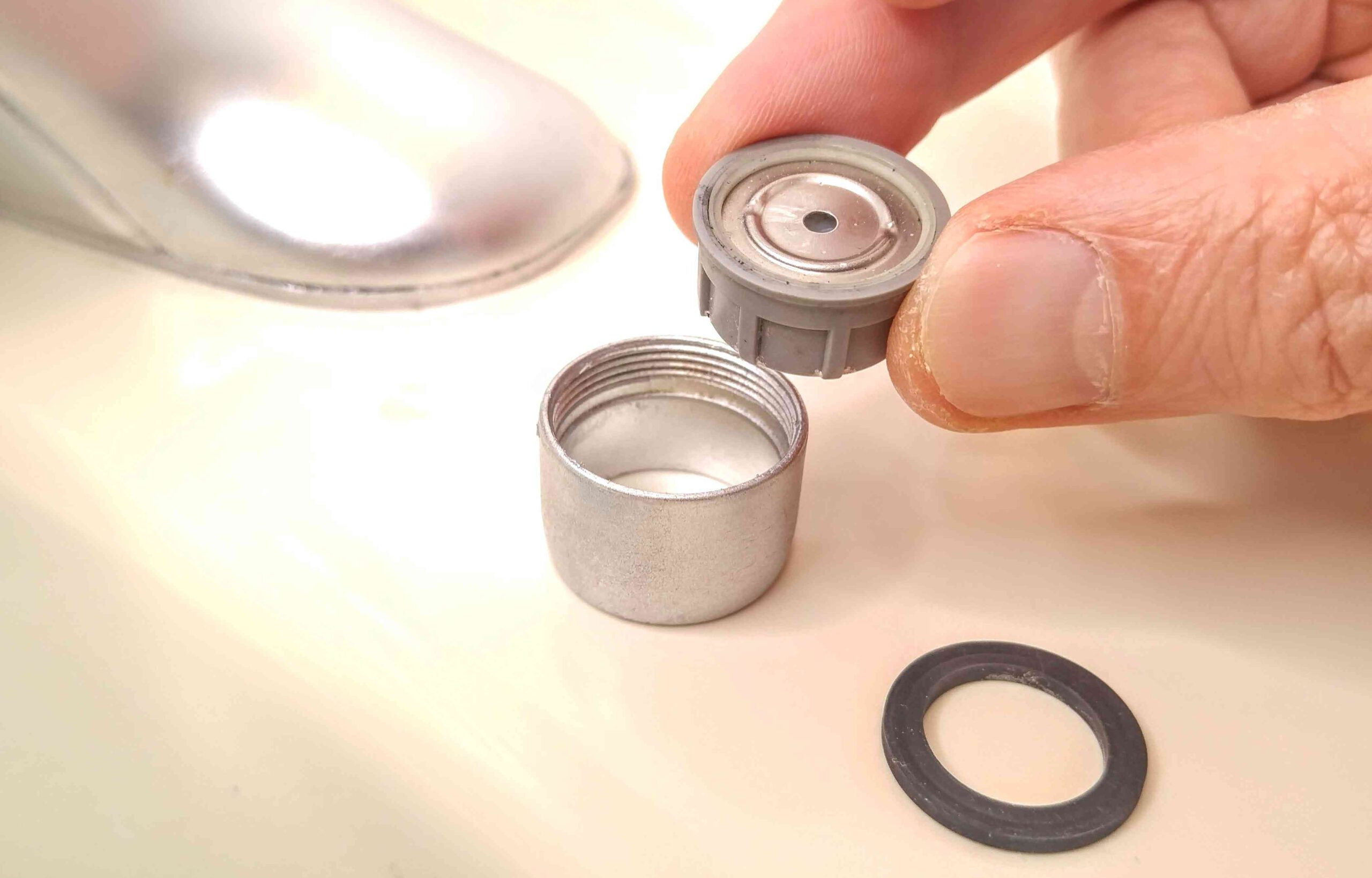 Install the New Faucet Aerator 